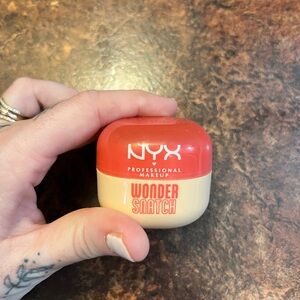 NYX Wonder Snatch in Red and Cream